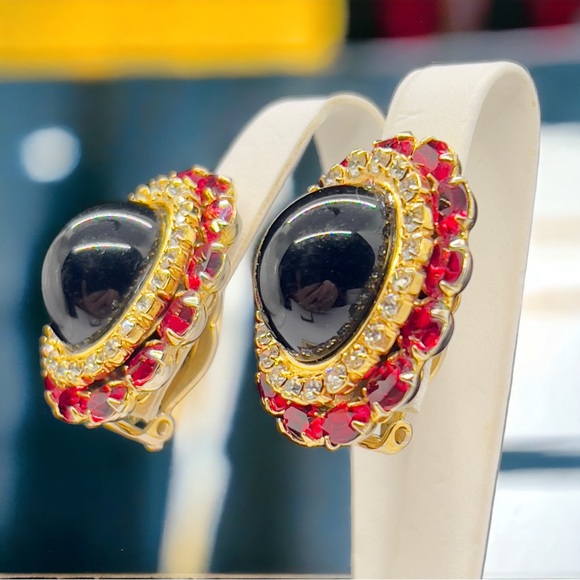 Vintage (MMA) Black Cabochon, Ruby Red & Clear Rhinestone Clip Earrings - Picture 3 of 6